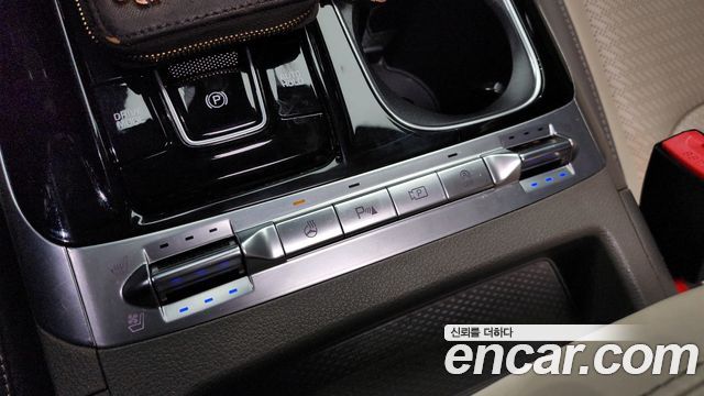 Kia Canival 2022 — photo 19