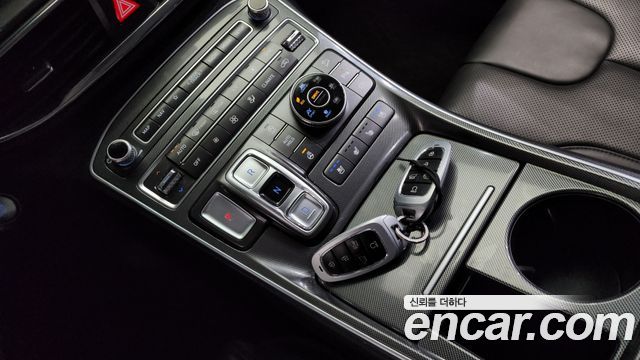Hyundai Santafe 2023 — photo 9