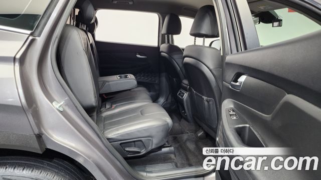 Hyundai Santafe 2023 — photo 12