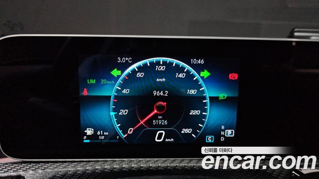 Mercedes-Benz A-Class 2020 — photo 8