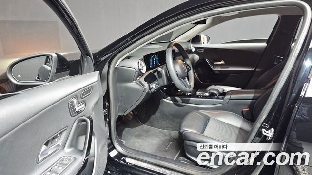 Mercedes-Benz A-Class 2020 — photo 10