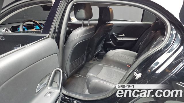 Mercedes-Benz A-Class 2020 — photo 12