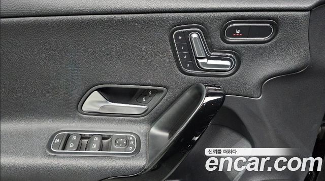 Mercedes-Benz A-Class 2020 — photo 18