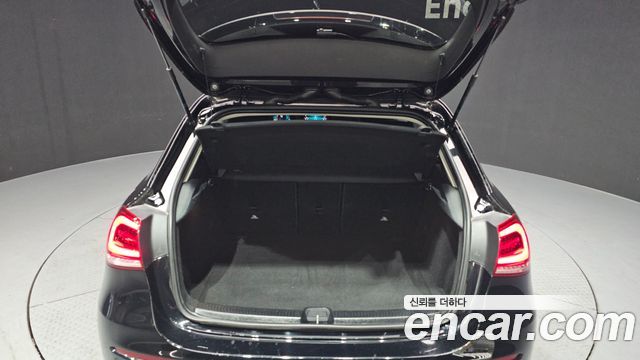 Mercedes-Benz A-Class 2020 — photo 20