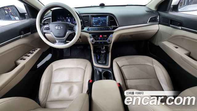 Hyundai AVANTE 2016 — photo 7