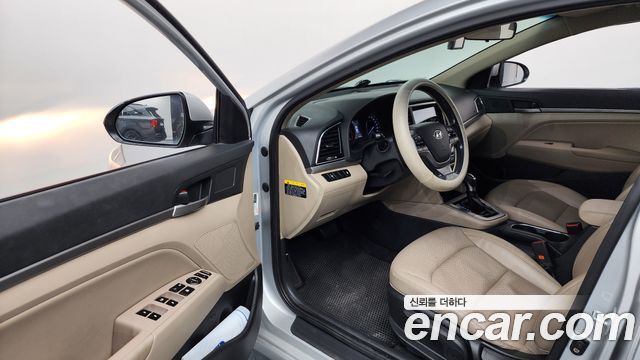Hyundai AVANTE 2016 — photo 10
