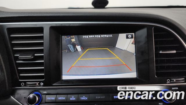 Hyundai AVANTE 2016 — photo 17