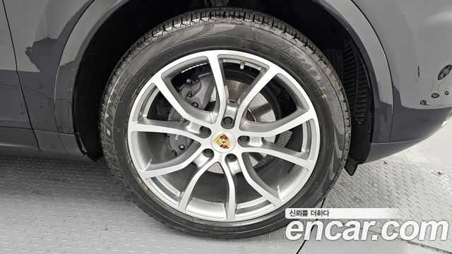Porsche Cayenne 2021 — photo 5