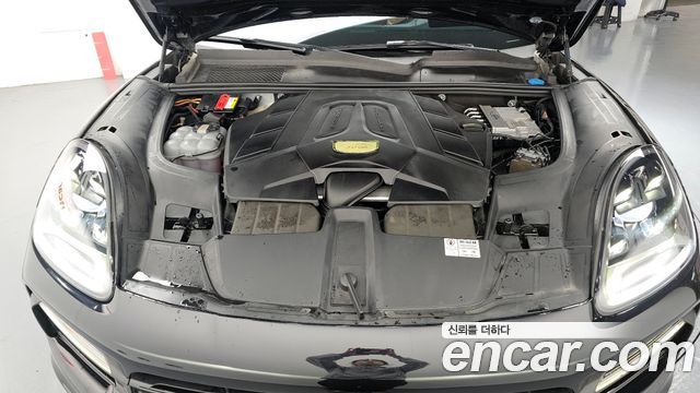 Porsche Cayenne 2021 — photo 6