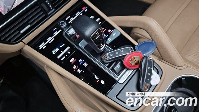 Porsche Cayenne 2021 — photo 9