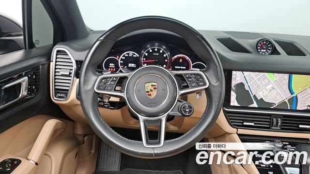 Porsche Cayenne 2021 — photo 13