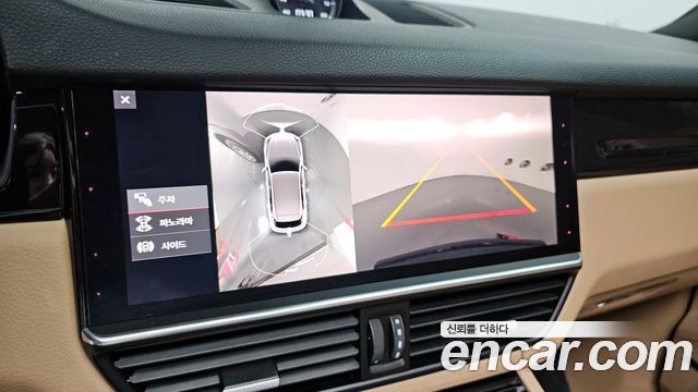 Porsche Cayenne 2021 — photo 16