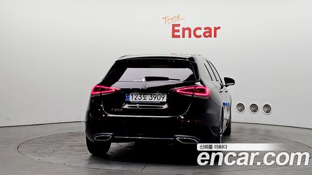 Mercedes-Benz A-Class 2021 — photo 4