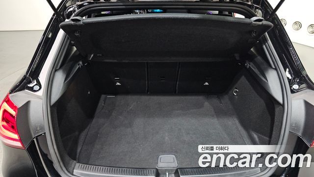 Mercedes-Benz A-Class 2021 — photo 20