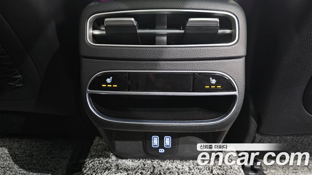 Genesis GV70 2022 — photo 18