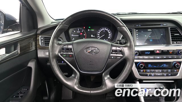 Hyundai Sonata 2016 — photo 13