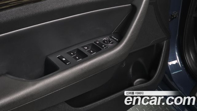Hyundai Sonata 2016 — photo 17