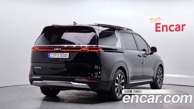Kia Canival 2023 — photo 2