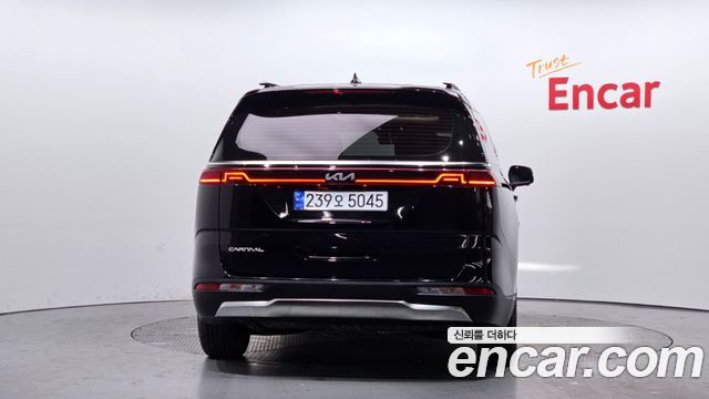 Kia Canival 2023 — photo 4