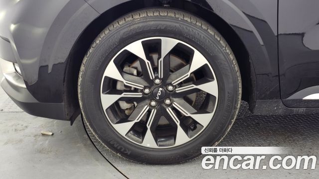 Kia Canival 2023 — photo 5
