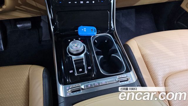 Kia Canival 2023 — photo 9