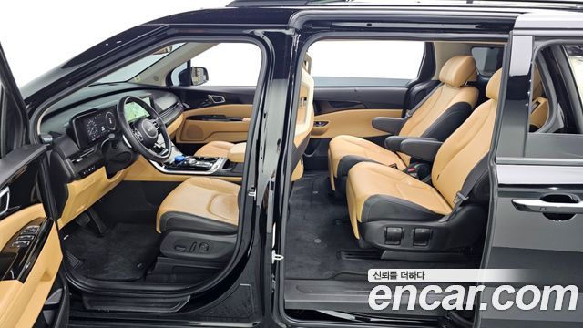 Kia Canival 2023 — photo 10
