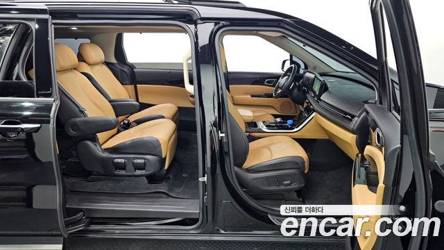 Kia Canival 2023 — photo 12