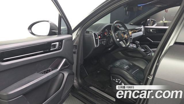 Porsche Cayenne 2020 — photo 10
