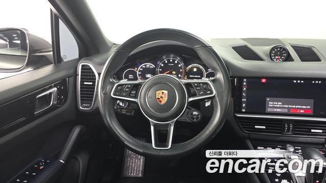 Porsche Cayenne 2020 — photo 13