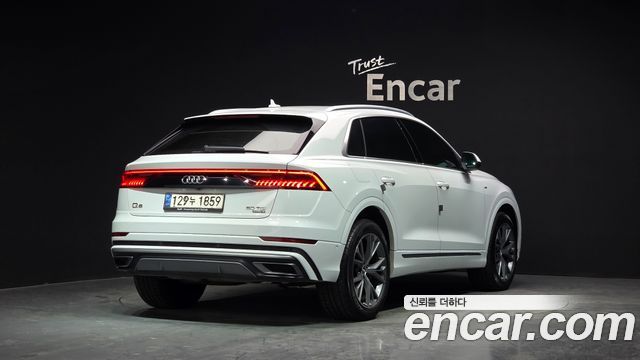 Audi Q8 2021 — photo 2