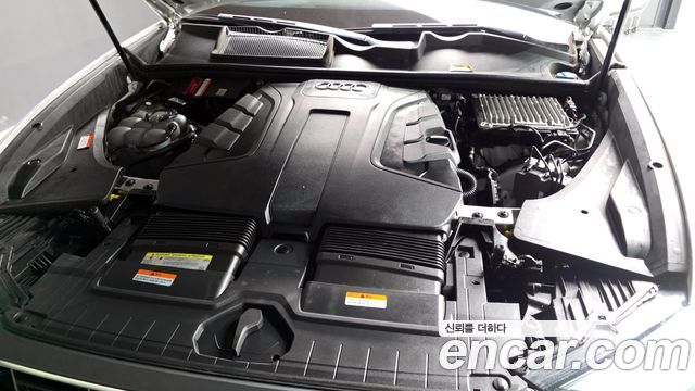 Audi Q8 2021 — photo 6
