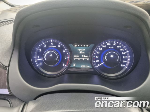 Hyundai Grandeur 2015 — photo 10