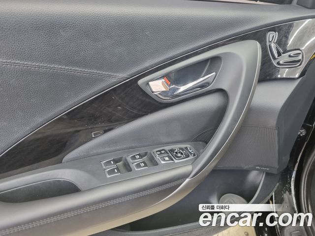Hyundai Grandeur 2015 — photo 18
