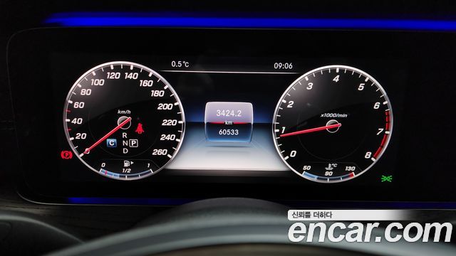 Mercedes-Benz E-Class 2018 — photo 8