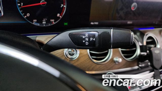 Mercedes-Benz E-Class 2018 — photo 9