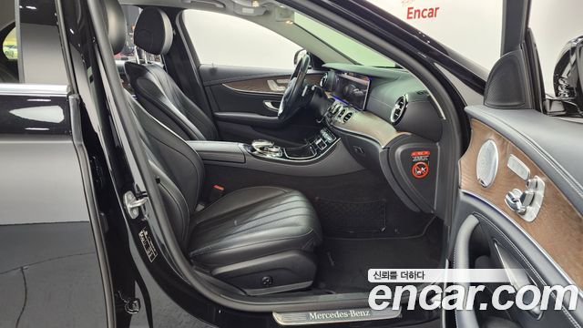 Mercedes-Benz E-Class 2018 — photo 11