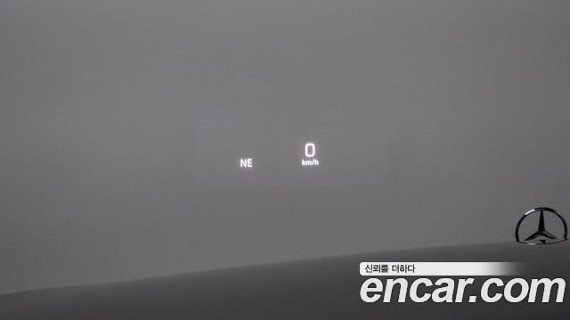 Mercedes-Benz E-Class 2018 — photo 17