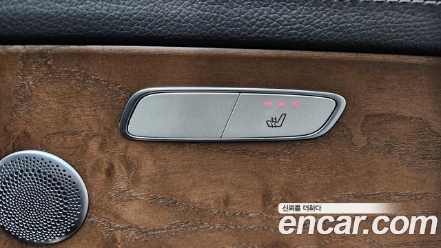 Mercedes-Benz E-Class 2018 — photo 19