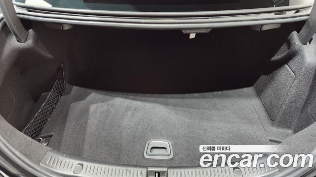 Mercedes-Benz E-Class 2018 — photo 20