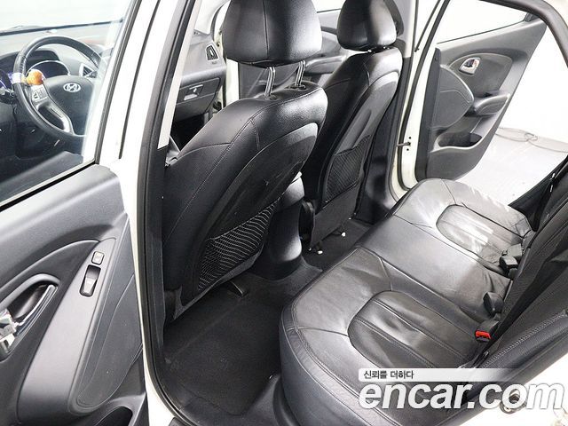 Hyundai Tucson 2011 — photo 10