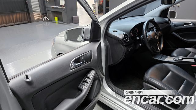 Mercedes-Benz B-Class 2013 — photo 11