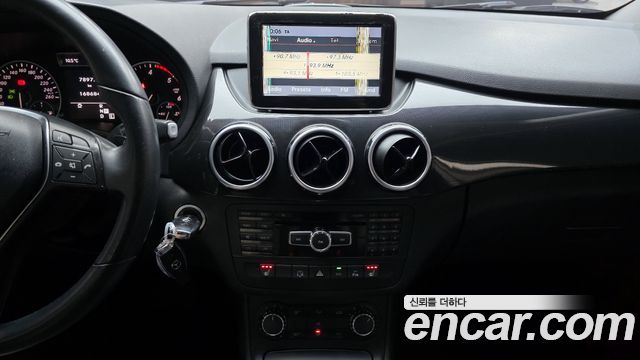 Mercedes-Benz B-Class 2013 — photo 15