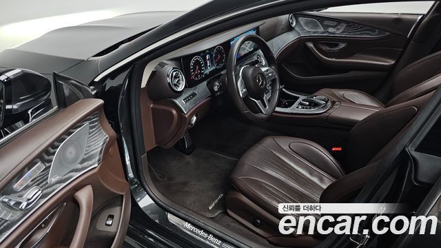 Mercedes-Benz CLS-Class 2020 — photo 11