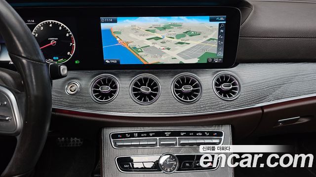Mercedes-Benz CLS-Class 2020 — photo 14