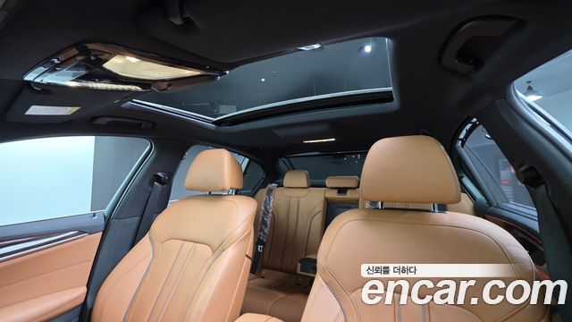 BMW 5-Series 2022 — photo 12