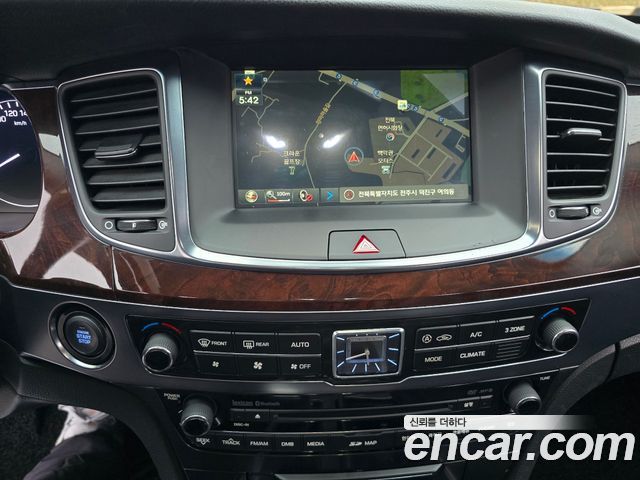 Hyundai Equus 2013 — photo 12