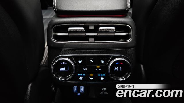 Genesis GV70 2021 — photo 19