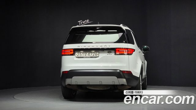 Land Rover Discovery 2019 — photo 4
