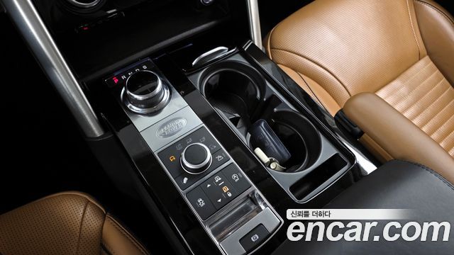 Land Rover Discovery 2019 — photo 9