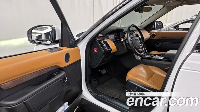 Land Rover Discovery 2019 — photo 10